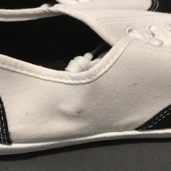 Canvas sneakers - Picture 3 of 3